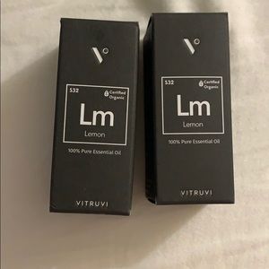 Vitruvi Organic Lemon Essential Oil